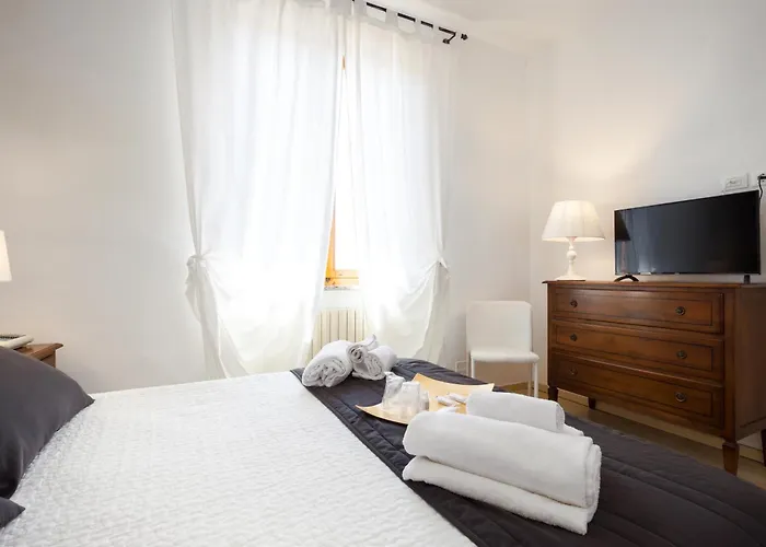 Hotel Porta Romana Di Luce Hotels